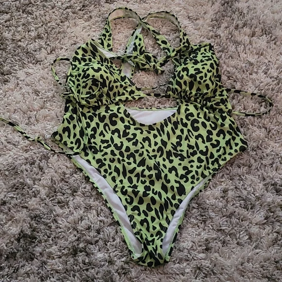 Shein Plus Size Swim Wear - Picture 3 of 3